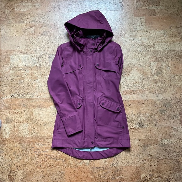 Athleta Overcast Rain Coat - Maroon - photo 3 is most accurate photo of color 💖 - Picture 1 of 5